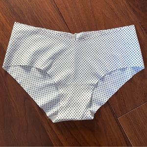[Victoria’s Secret] Seamless White Panties with Black Polkadots